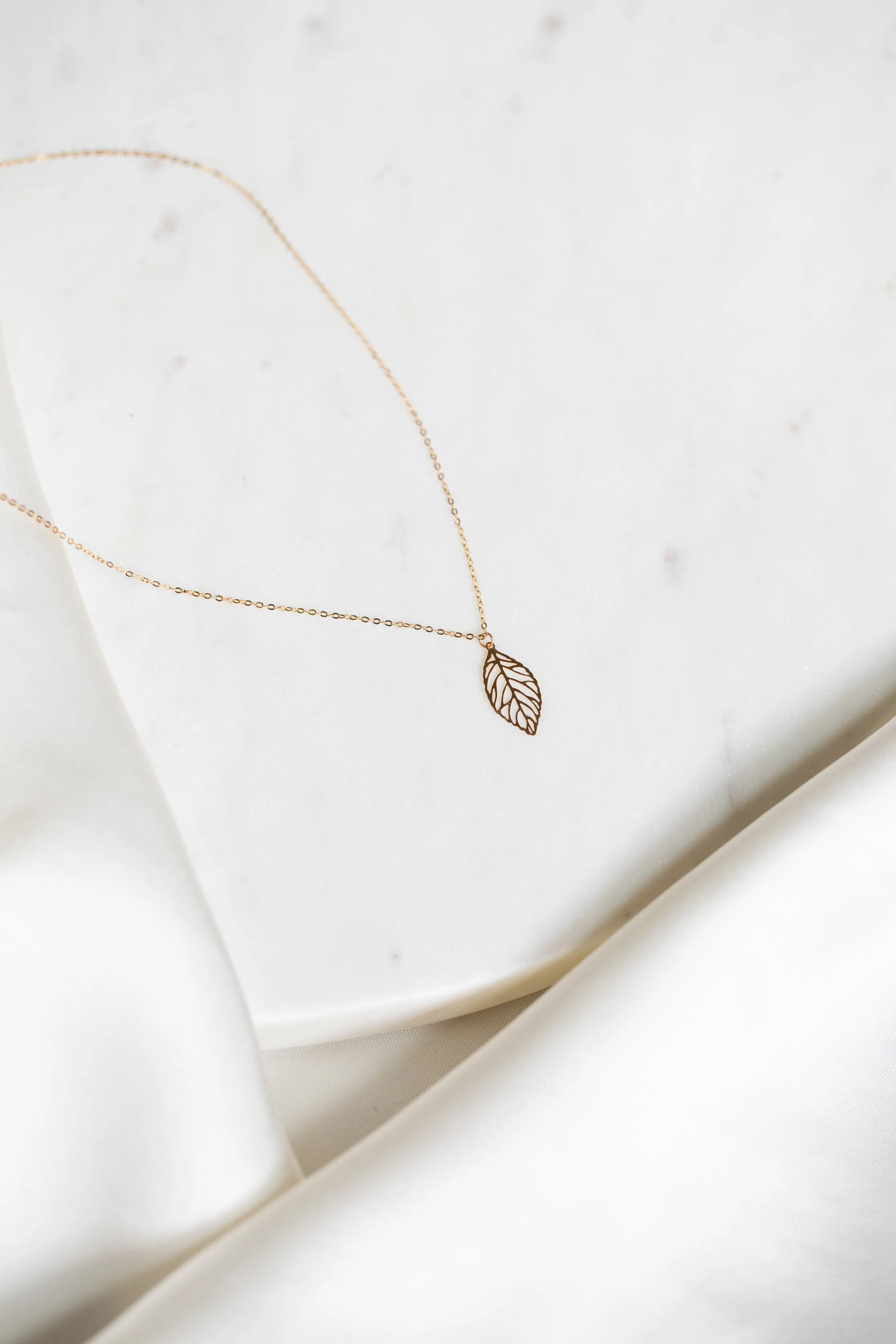 9kt Gold Leaf Pendant Necklace