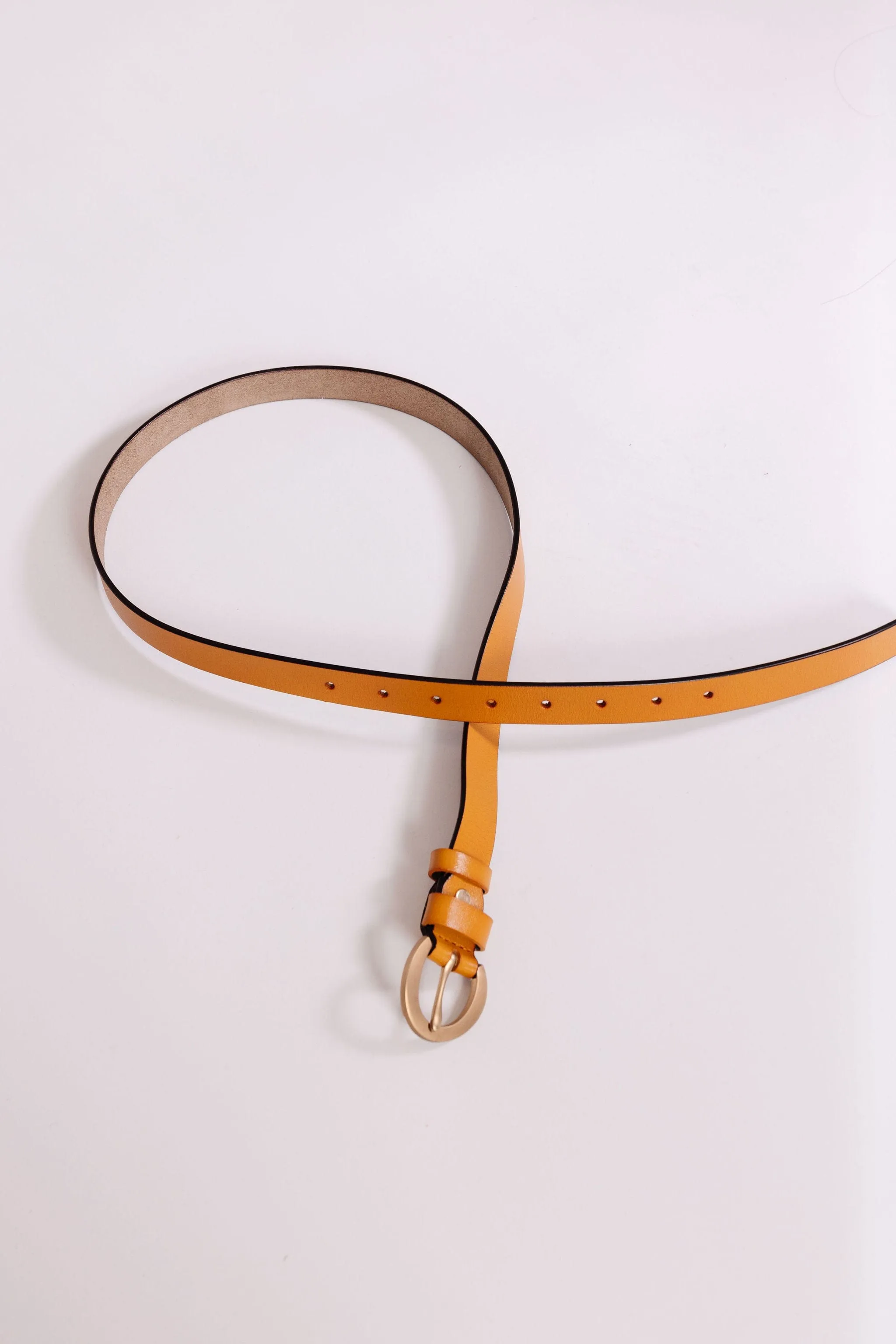 Curved Buckle Belt in Camel