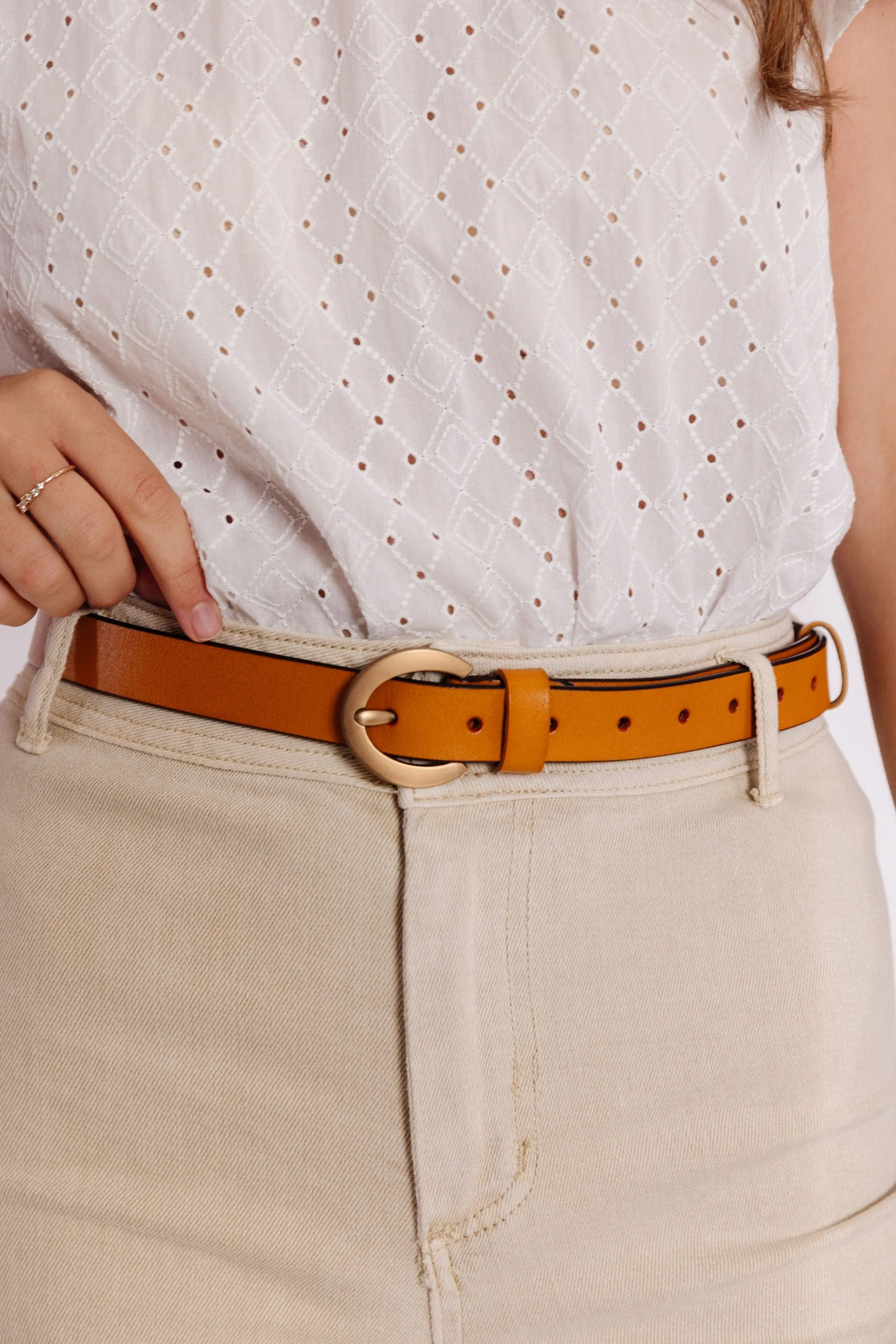 Curved Buckle Belt in Camel