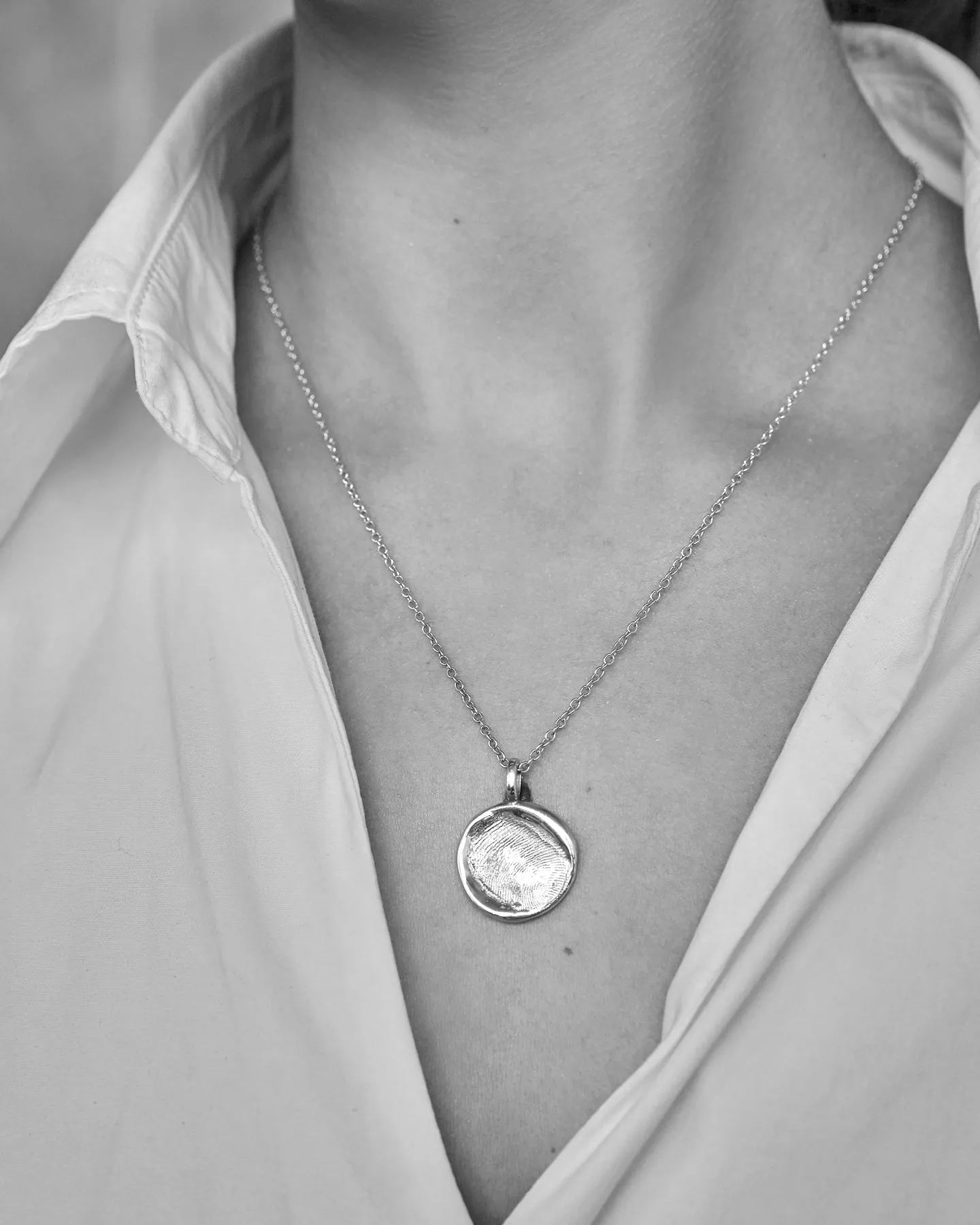 Impression Necklace | White Gold