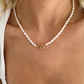 Pearl Necklace with Interlocking Circles